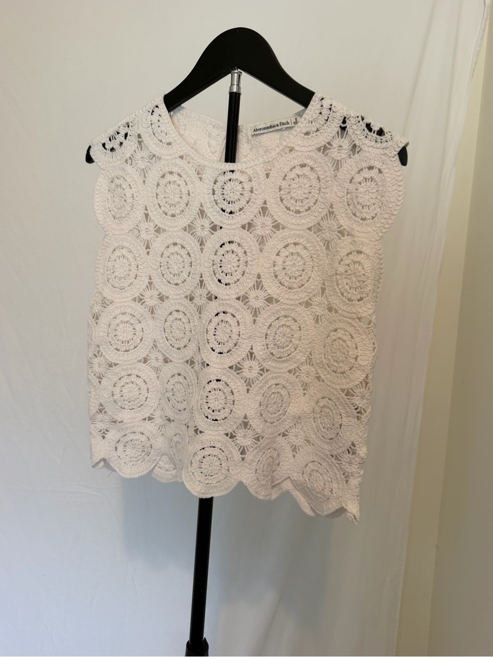 Abercrombie & Fitch Crochet Medallion Tank Top | Size Small - Picture 4 of 14
